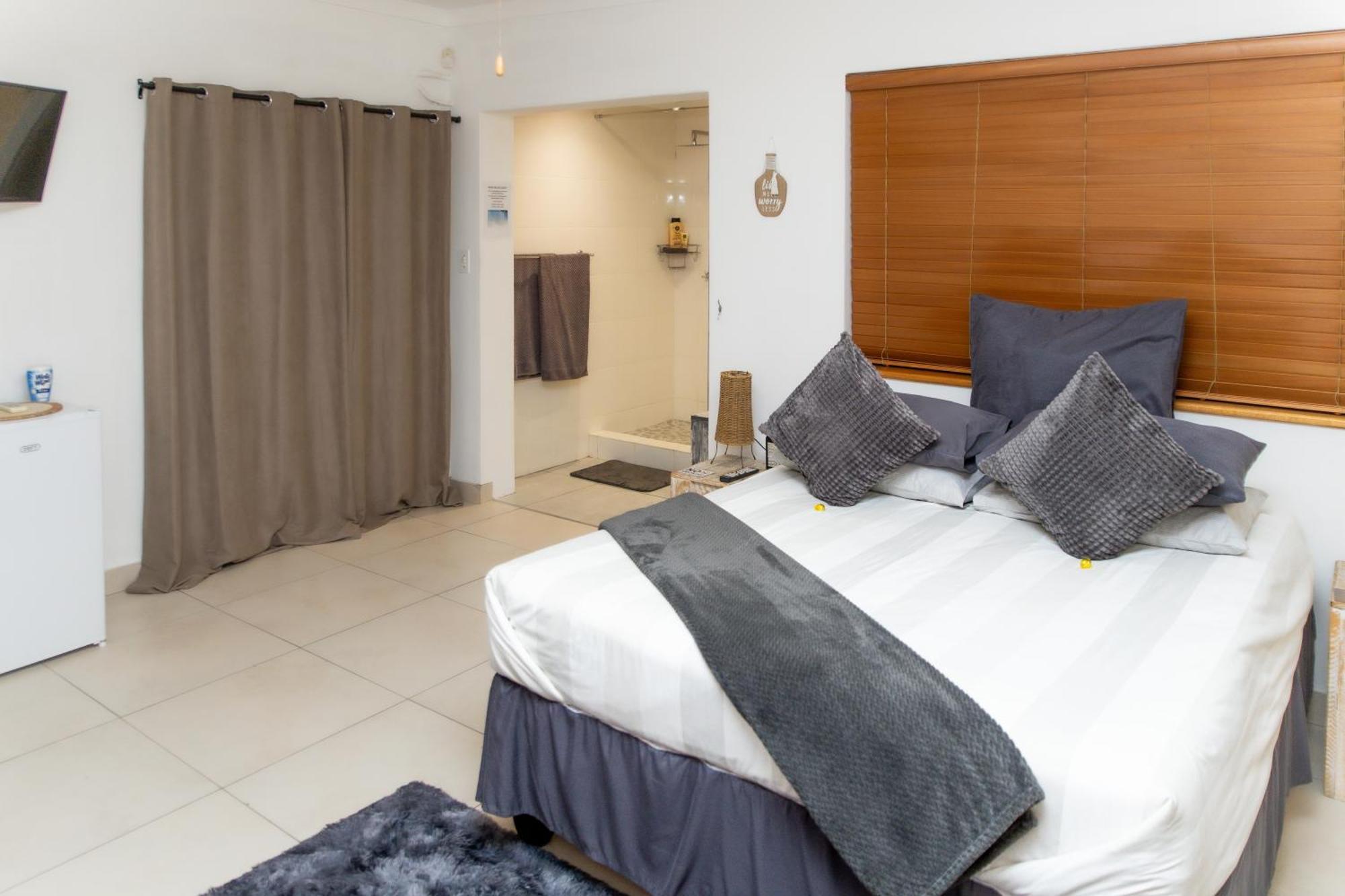 The Little Gem Apartment Клануилям Екстериор снимка
